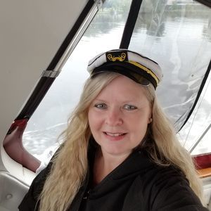 Meet your Posher, Kelly